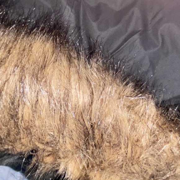 Long grey winter jacket from aritzia - Picture 9 of 9